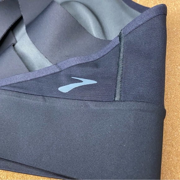 BROOKS Black Drive Interlace Run Sport Bra High
Impact Size 34C/D - Picture 11 of 15